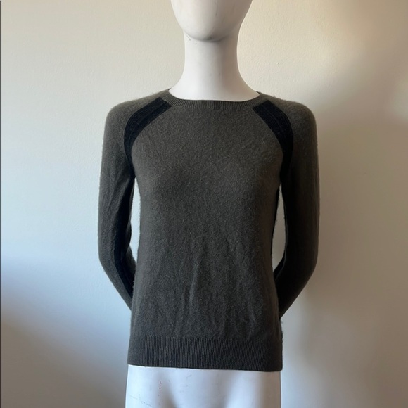 360 Cashmere Grey Sweater with Black Accents Size XS - Picture 1 of 7